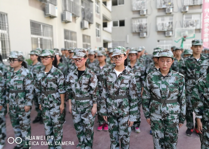 軍訓(xùn)閉營(yíng)式會(huì)操表演·2017級(jí)高一年級(jí)